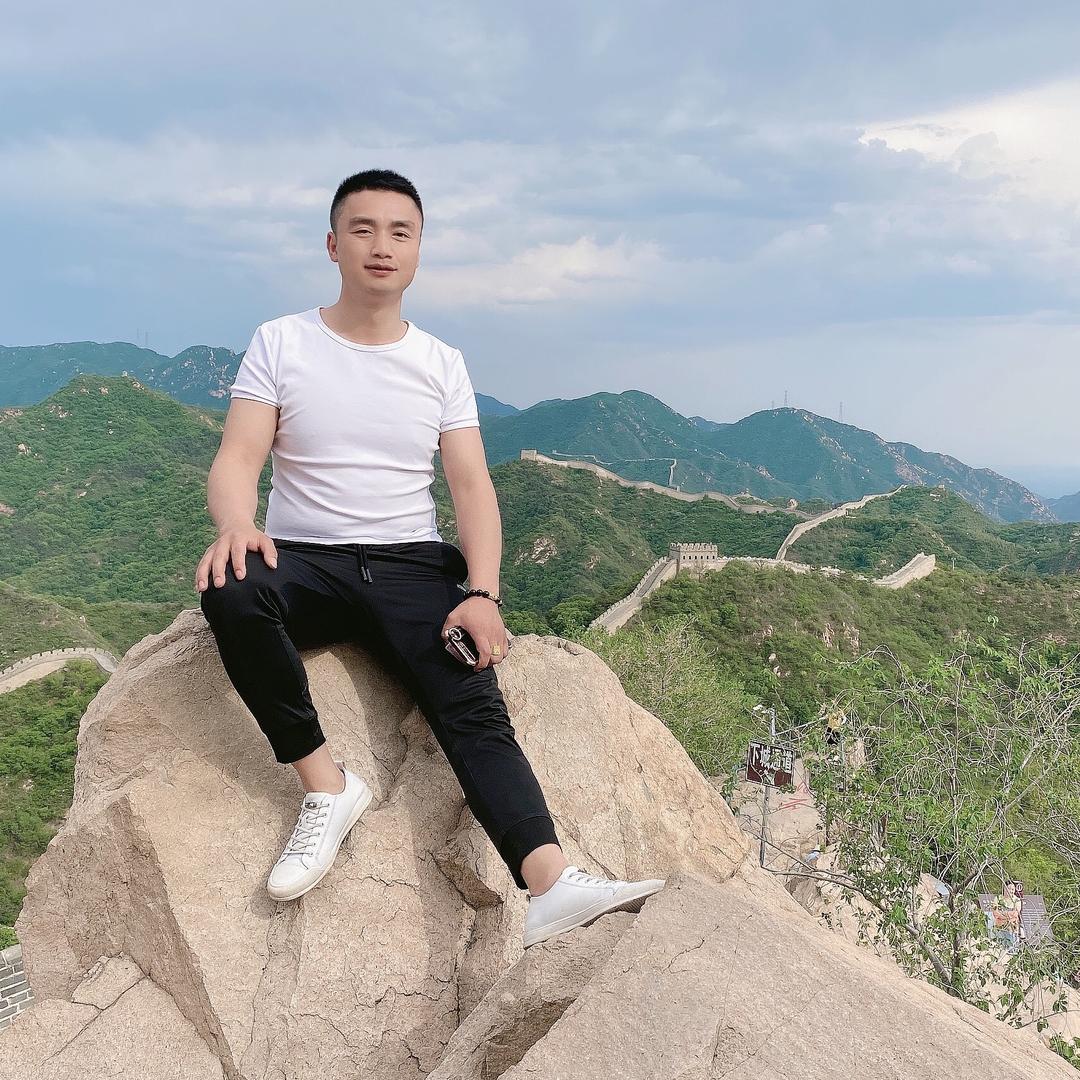 a阿龙a