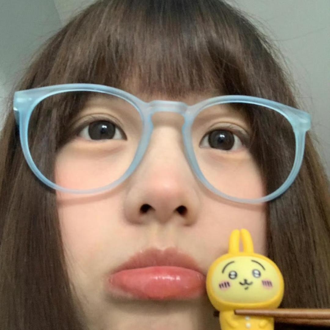 陈陈.