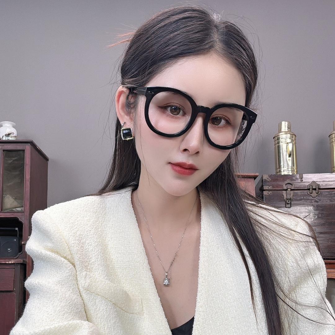 三只鸭羽绒服工厂店