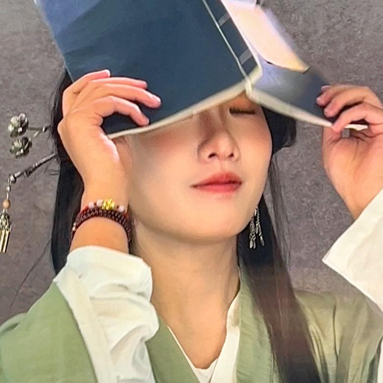 肆月柒（努力涨粉版）