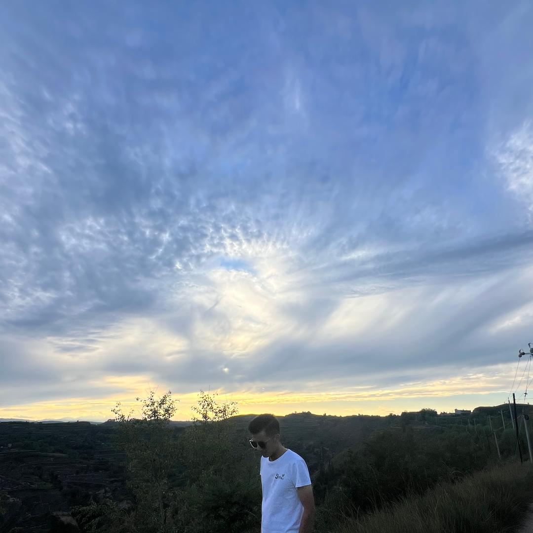 🌏  X  T