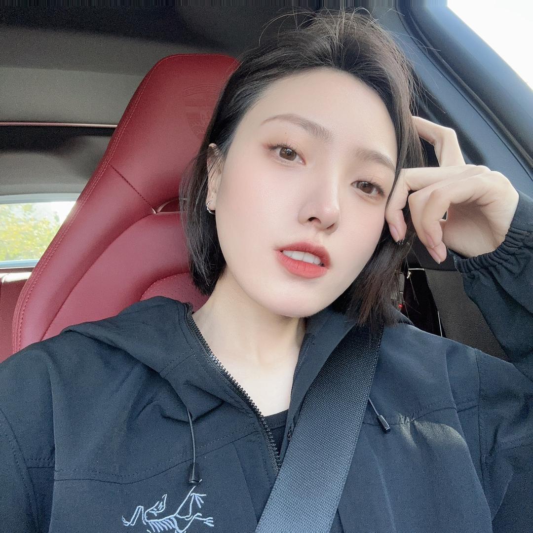 短发girl