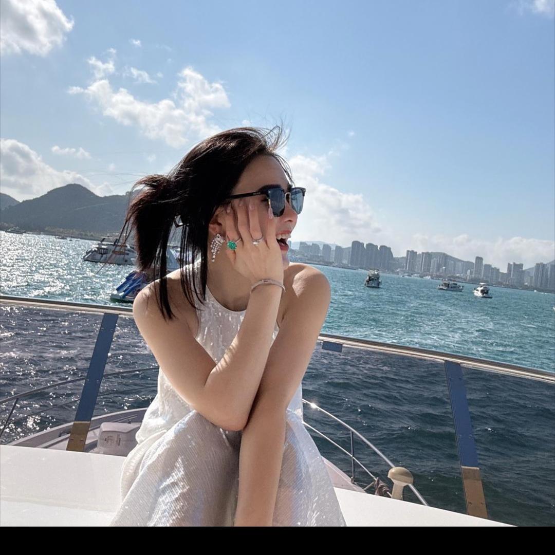 袁艺灵~精致穿搭