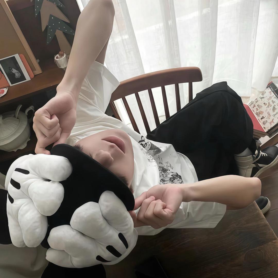不吃香菜/.