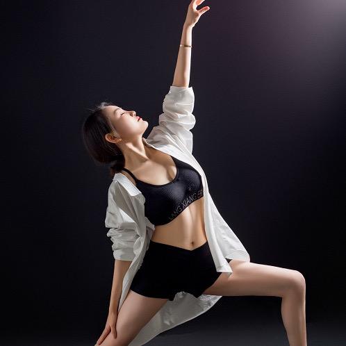 瑜美人齐齐sugandha Kant