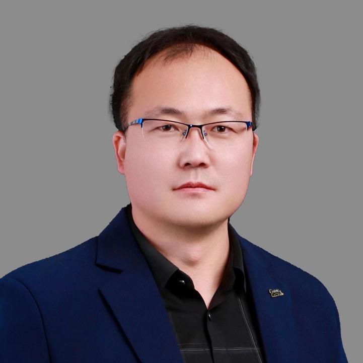 不是科班的何老师