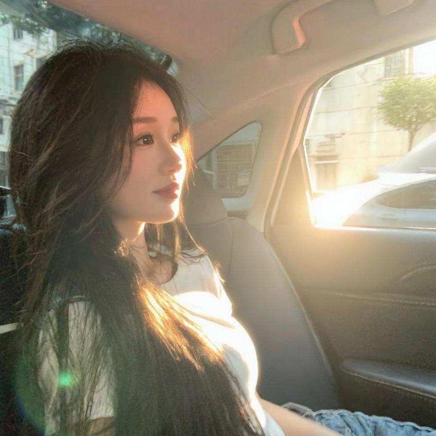 杨乐多.