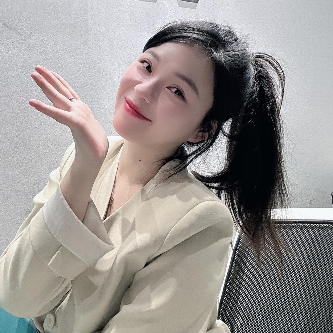 张奔奔