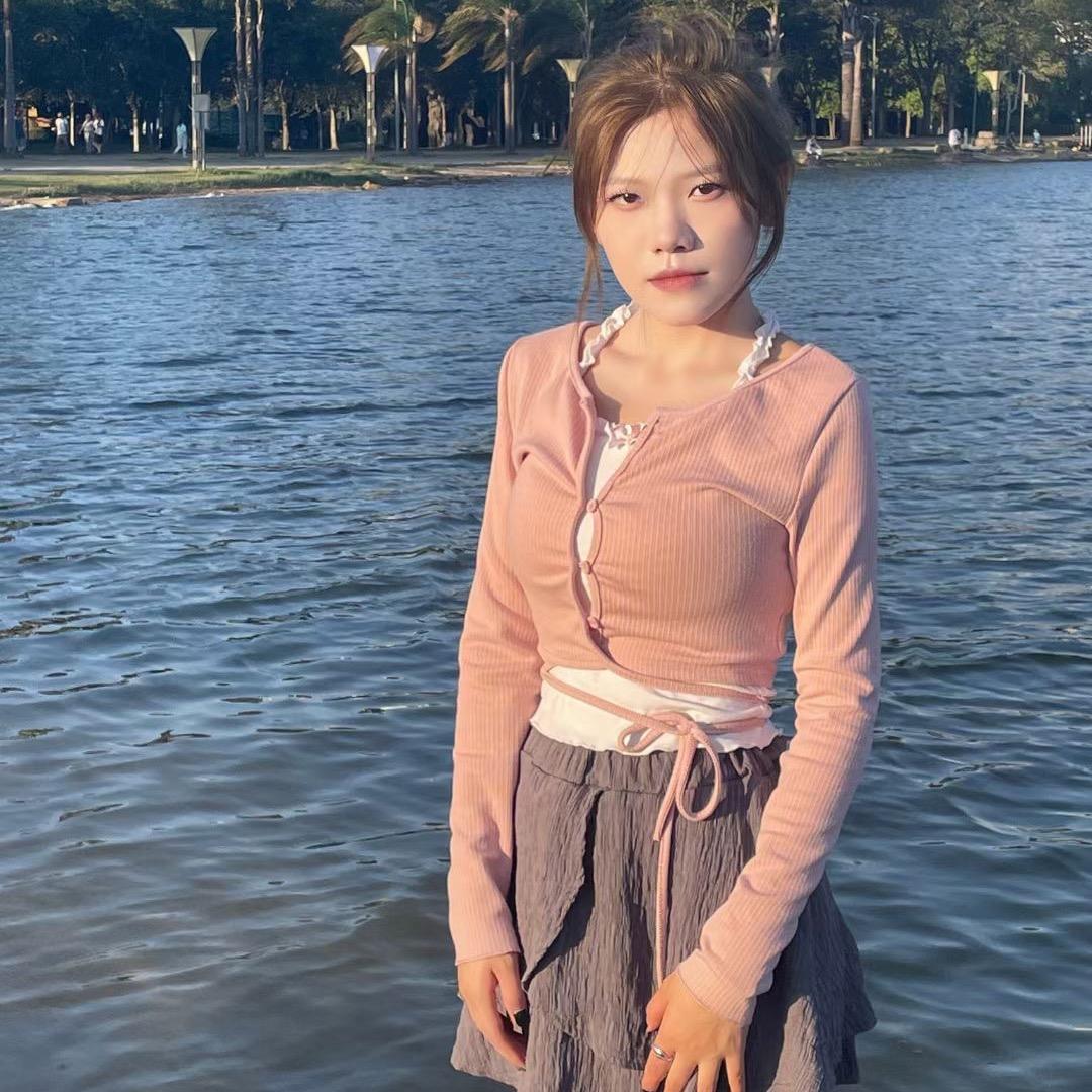 小婷子DOPI不脱妆粉底液（黎汀集面膜）