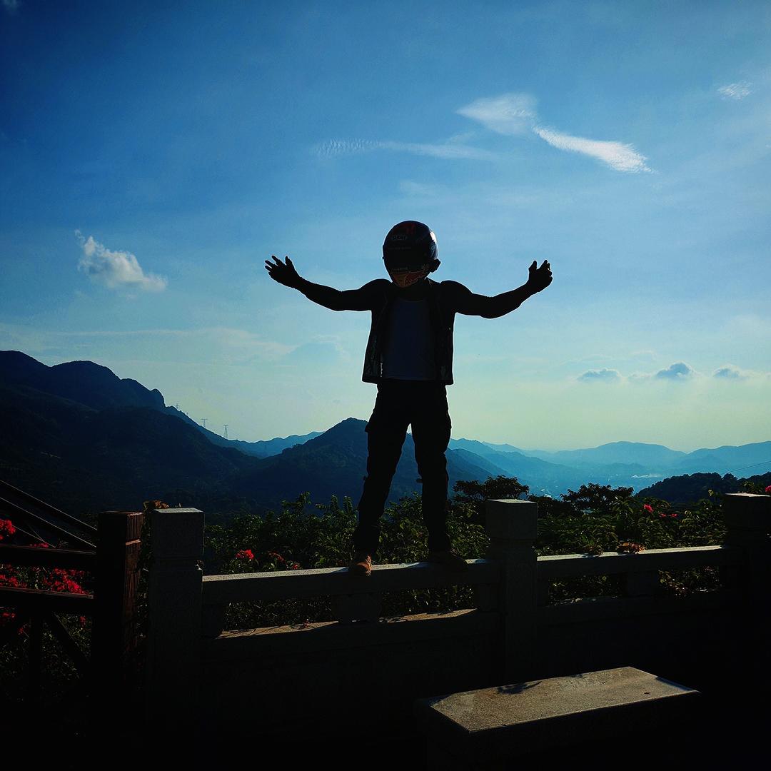 一人踏破千重浪🌊