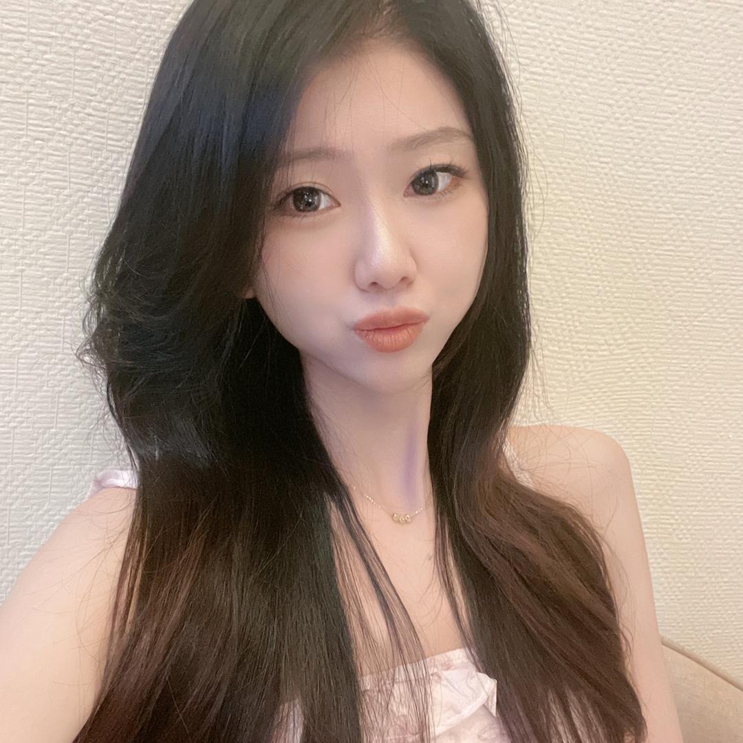 爱臭美的小猴儿