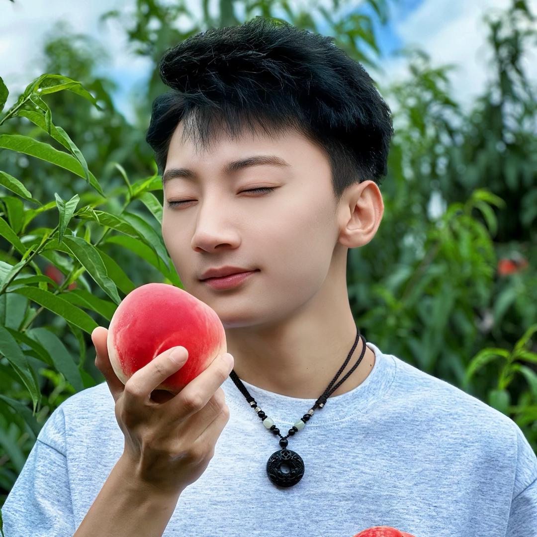 乔鑫爱吃桃