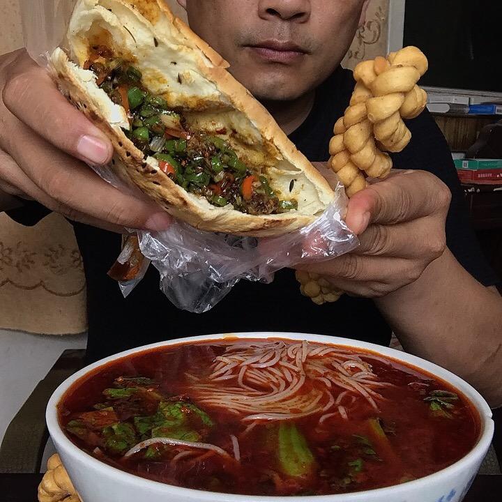 天一硕（咥关中）