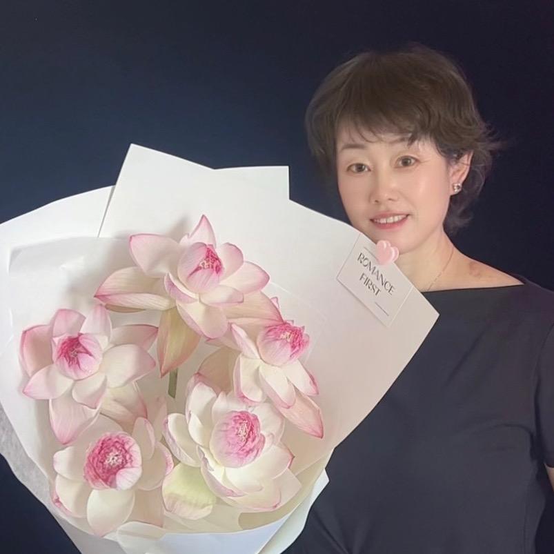 遥观嫣红花艺店芳姐