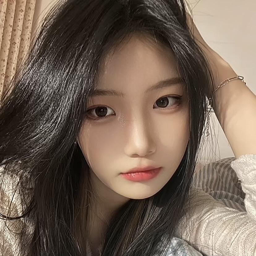 亚芳女装穿搭