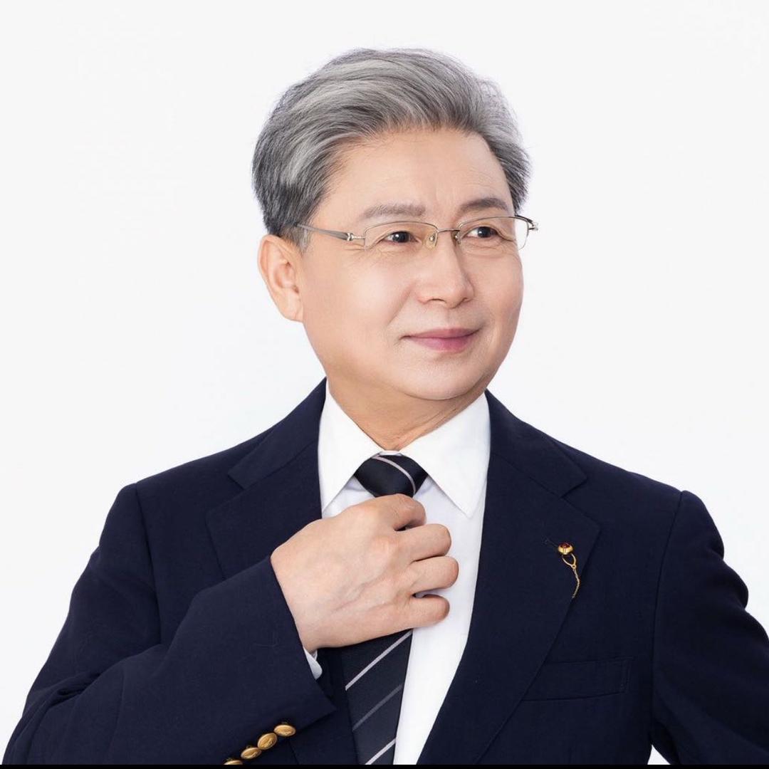 模特演员梁国胜