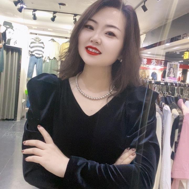 韩姑娘服装店（联手四楼玫迪斯）