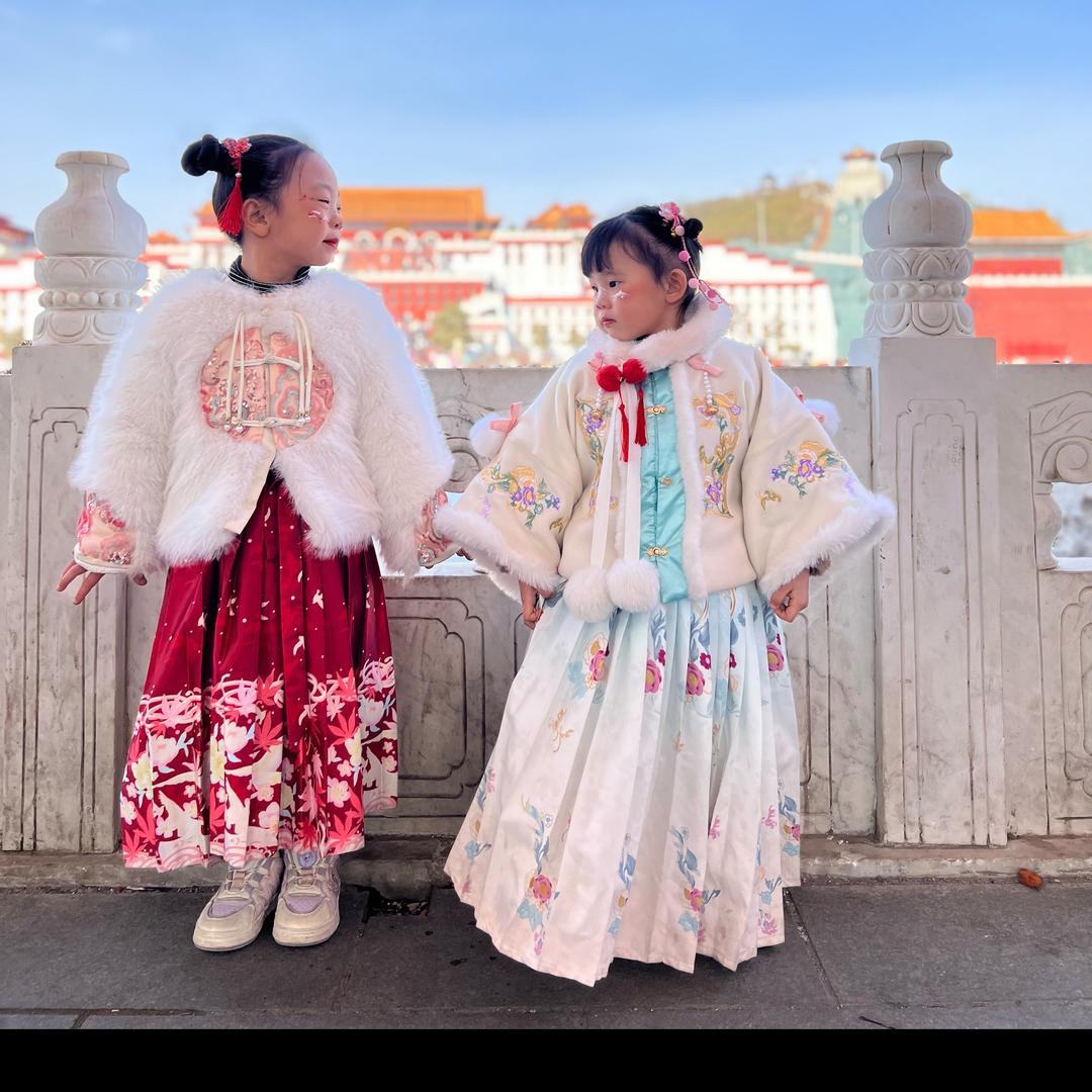 @小杨的一家老小