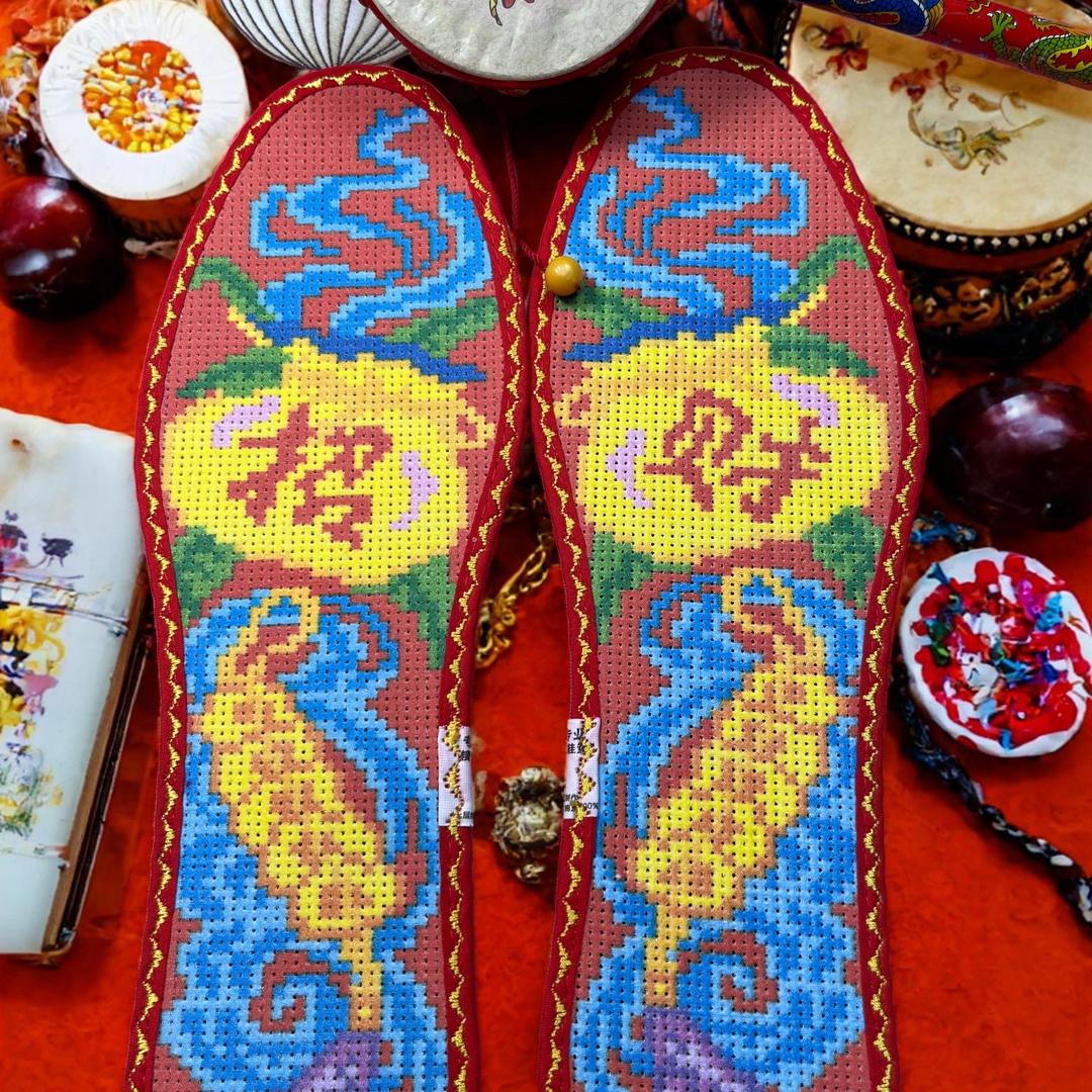 莲姐手工绣鞋垫