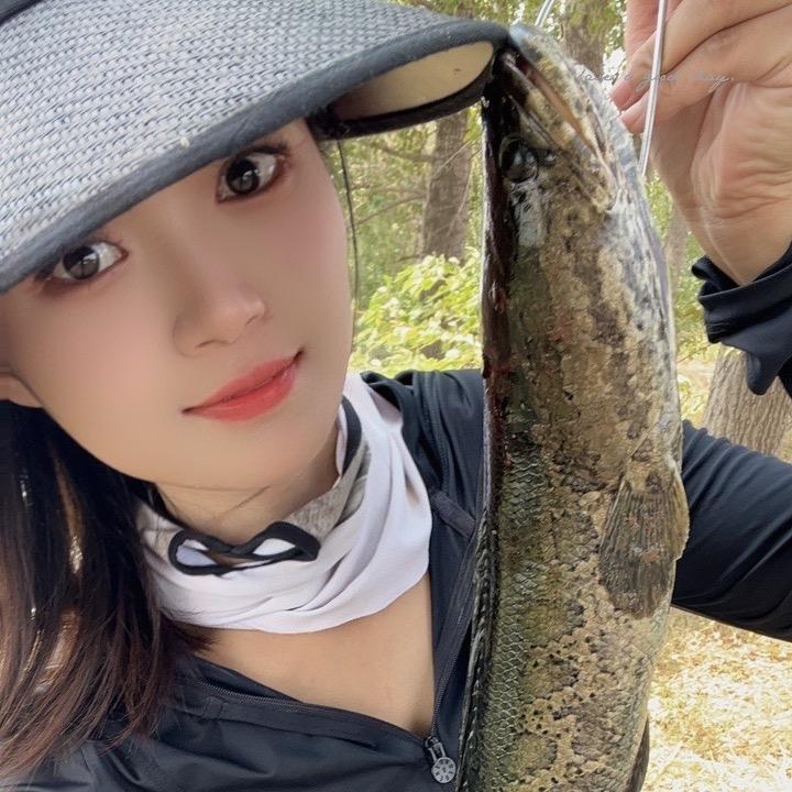 小妹户外野钓