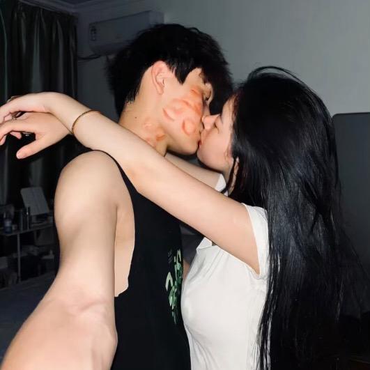 笙笙不爱吃鱼.