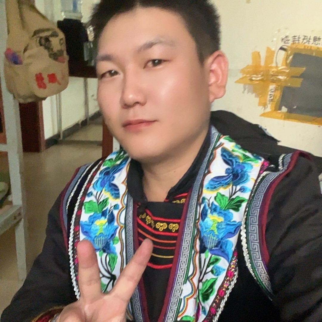 小张ོ༤爱吃小米辣🌶️