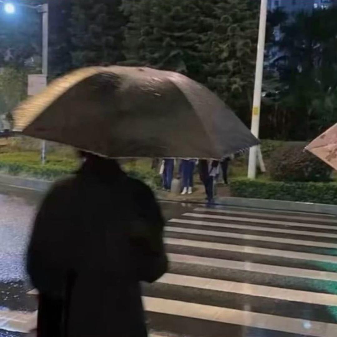 愛生氣的小羅.🏍️