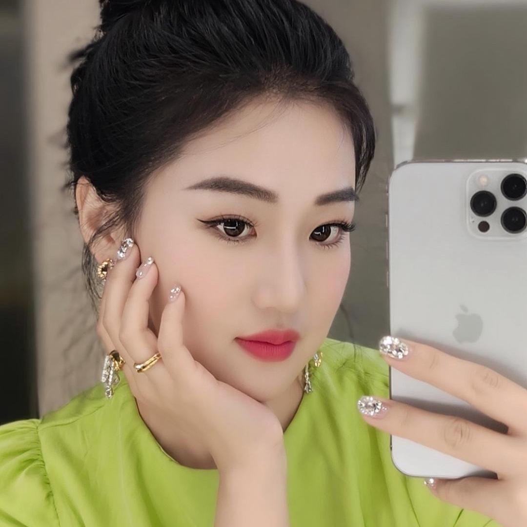 @何天心@