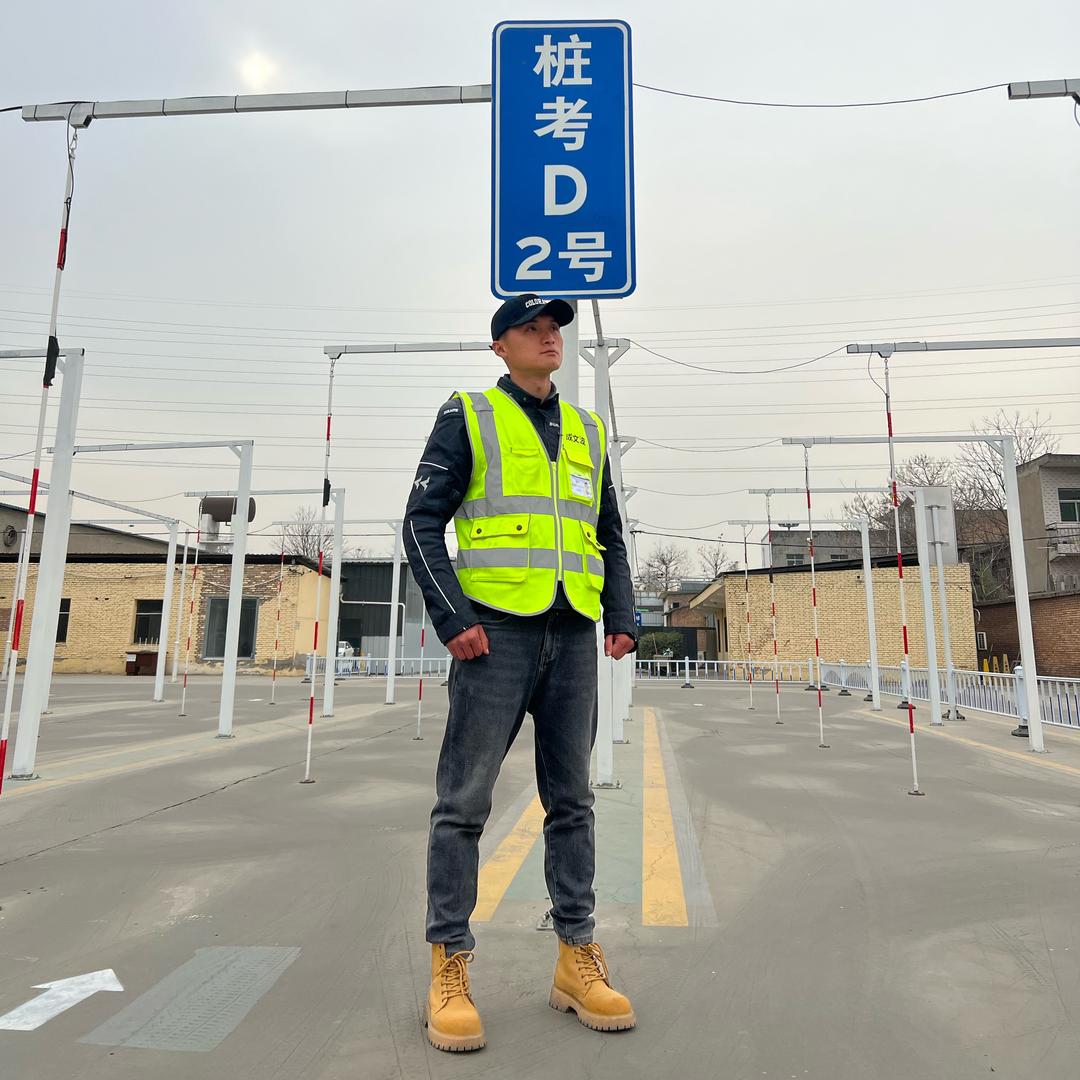 马路骑士摩托车（成教练）
