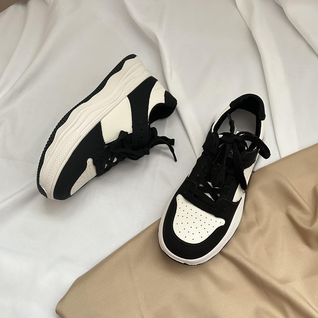 新疆轻奢时尚女鞋批发三