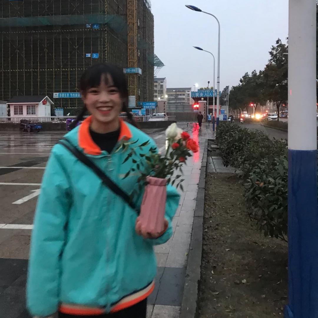 小果果一本正经