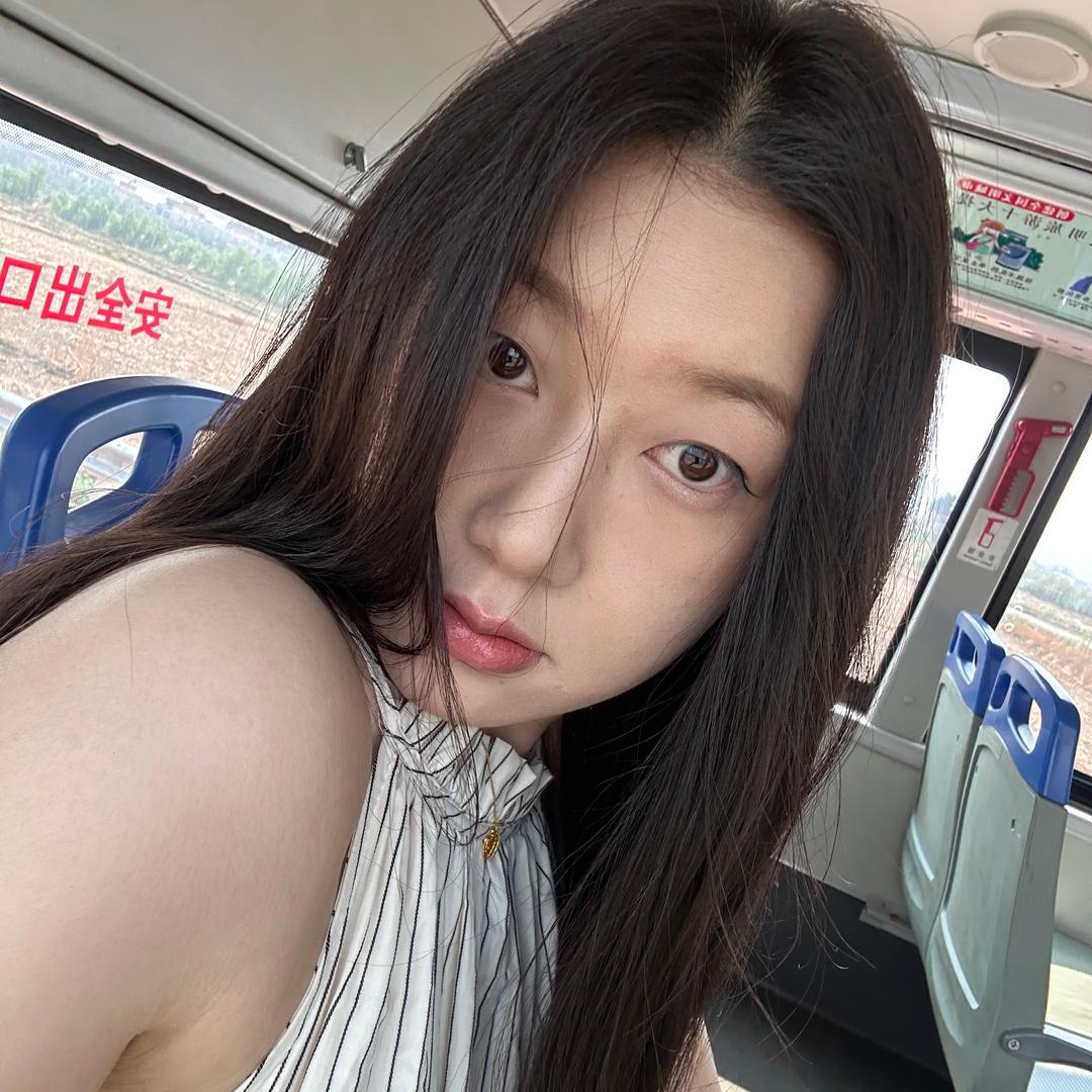 玉.