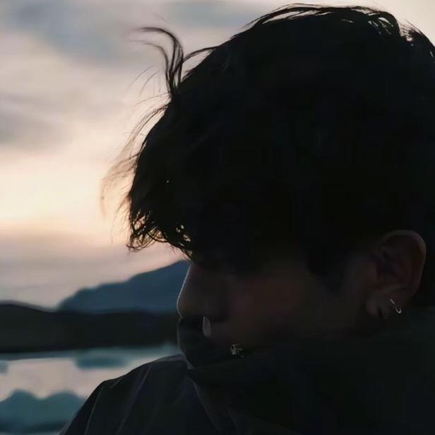 顯洢（TH电竞俱乐部客服）