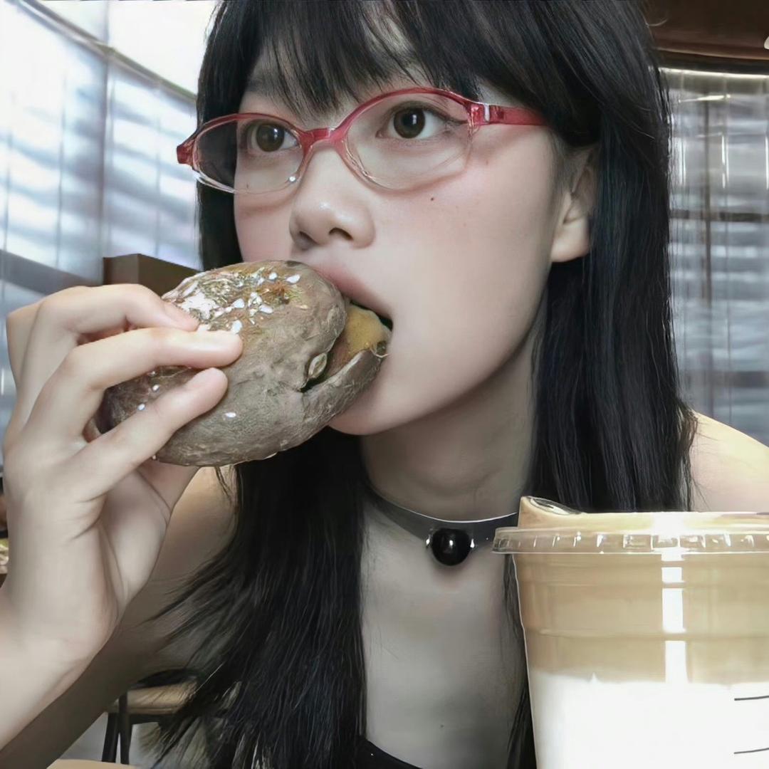 开心踹人