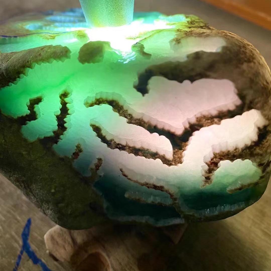 中缅边境翡翠原石