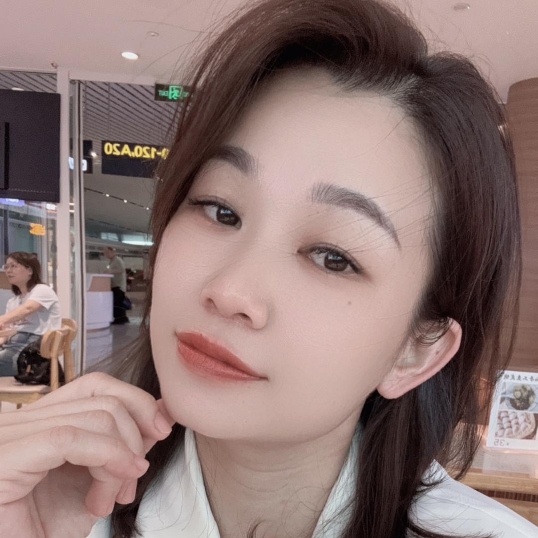 艾格·瑜伽、女装集合店