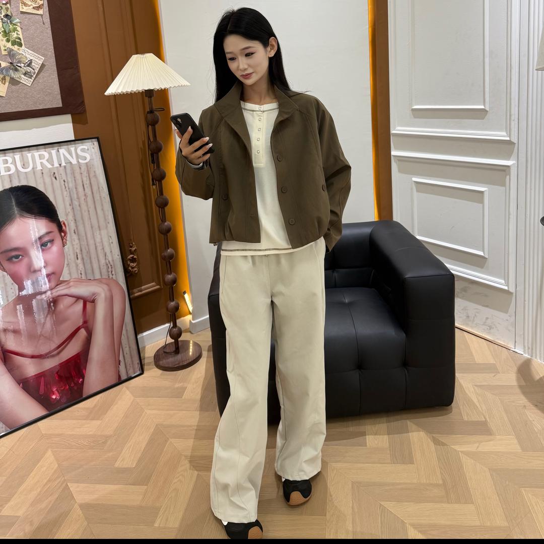 多一多服饰工厂店