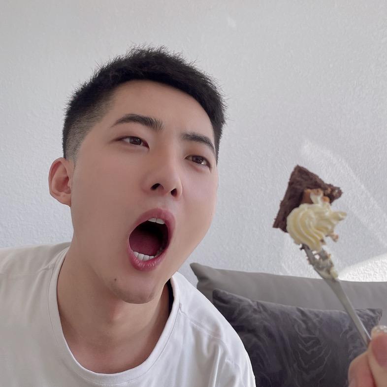 康康哥饿了