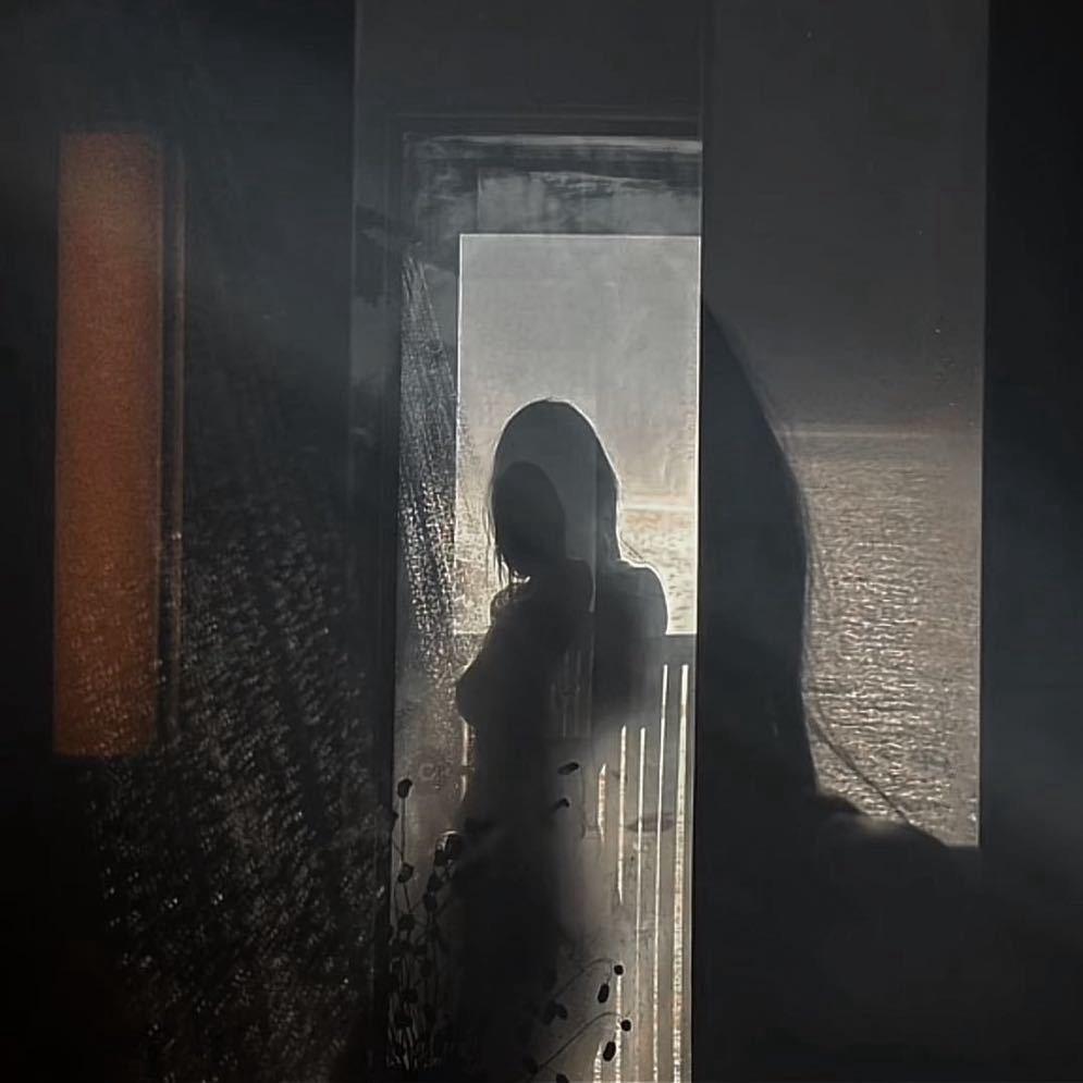 我睡觉的时候旁边总放着🔫