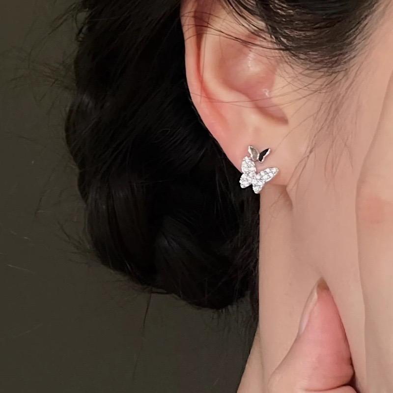 爱吃草的兔子饰品