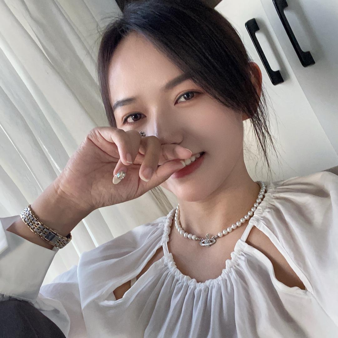 H.💛
