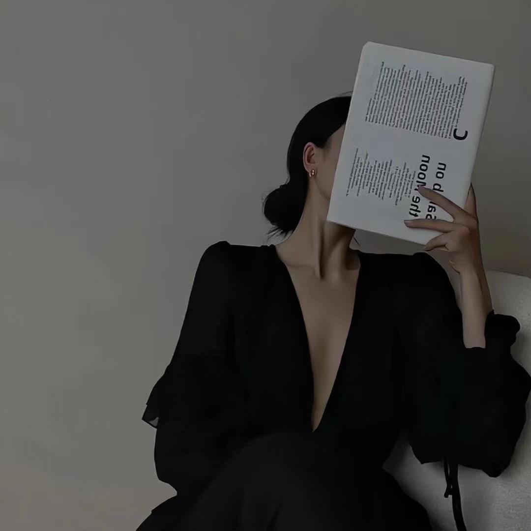 Ꮍ