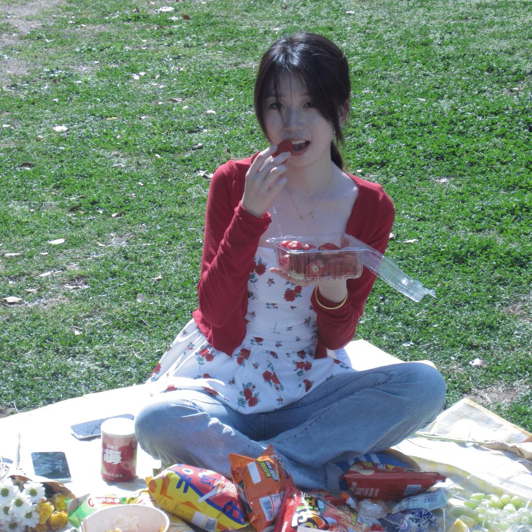 是草莓熊吖