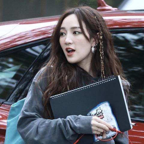 🌈开心的小鹿
