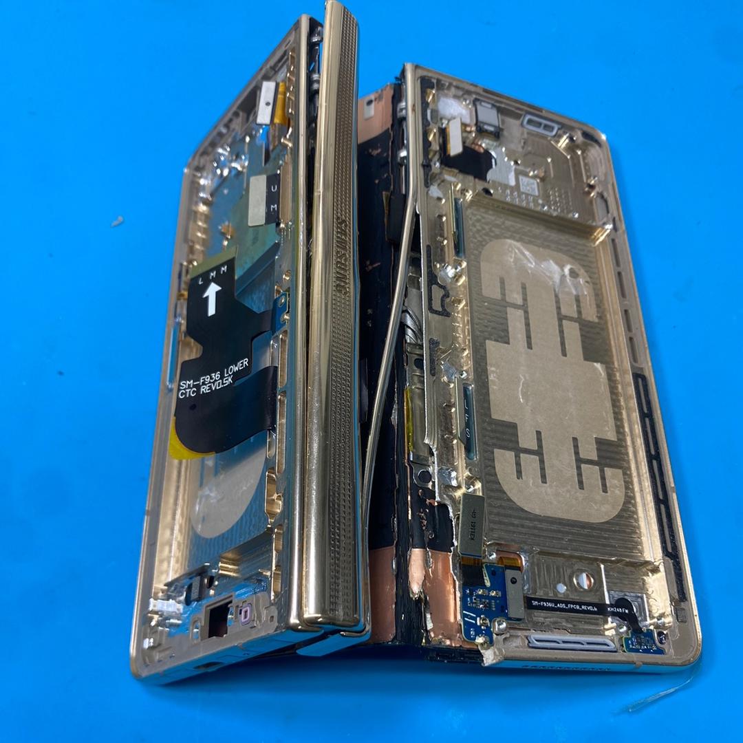 华强北7式折叠手机维修中心