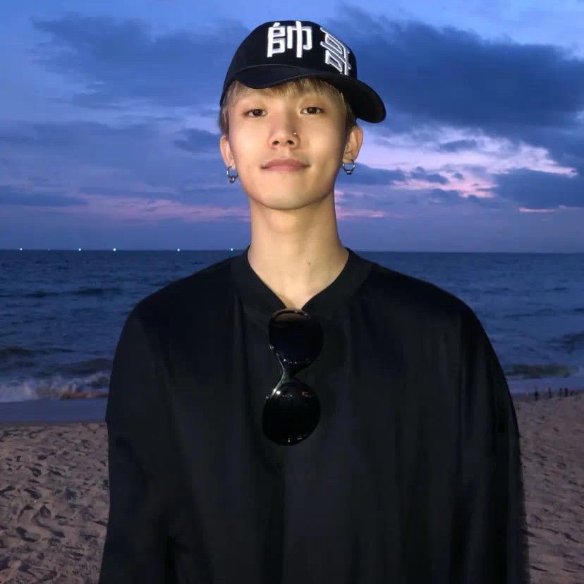 江柊.