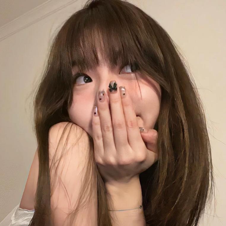 玉玉.
