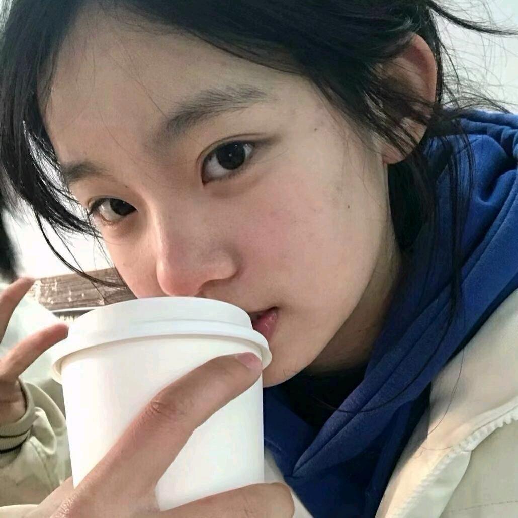 能吃十个大饭团🍙.