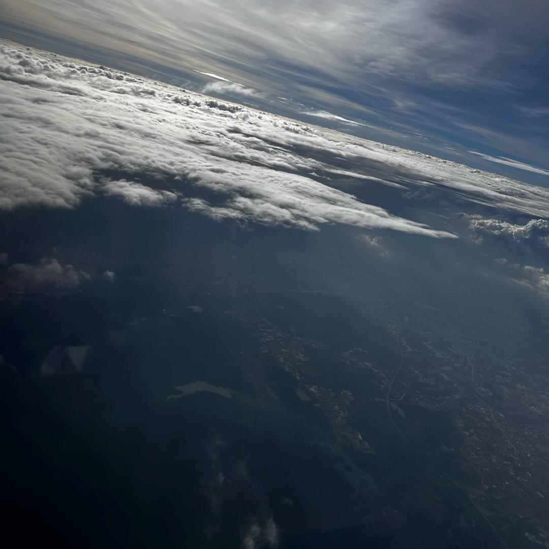 刷到手机没电就睡觉