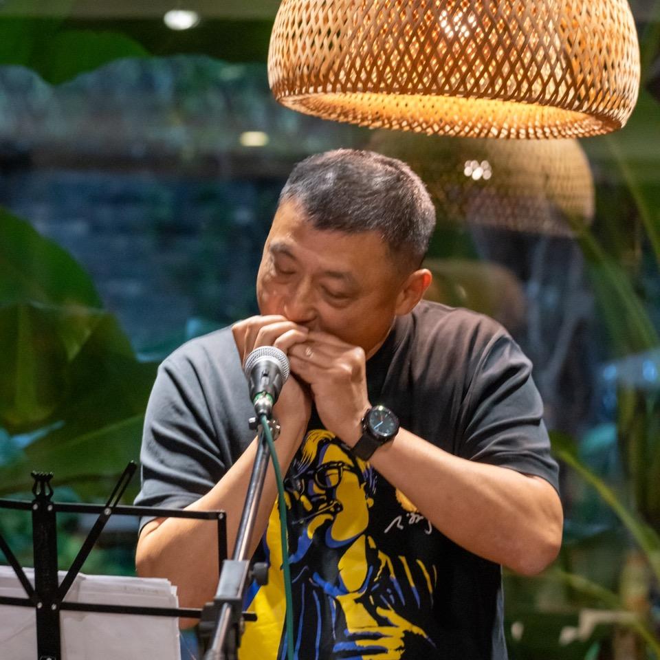 钓鱼我喜欢，口琴更喜欢